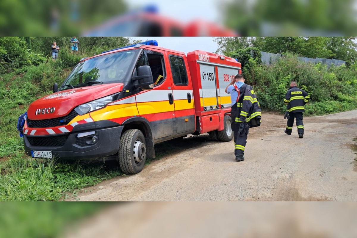FOTO: Žena z Petrovian bola nájdená v toku rieky Torysa, pátrači ju zachránili , foto 7