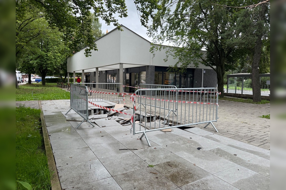 FOTO: Fontána v Kežmarku pri tržnici dostala poriadne zabrať, foto 1