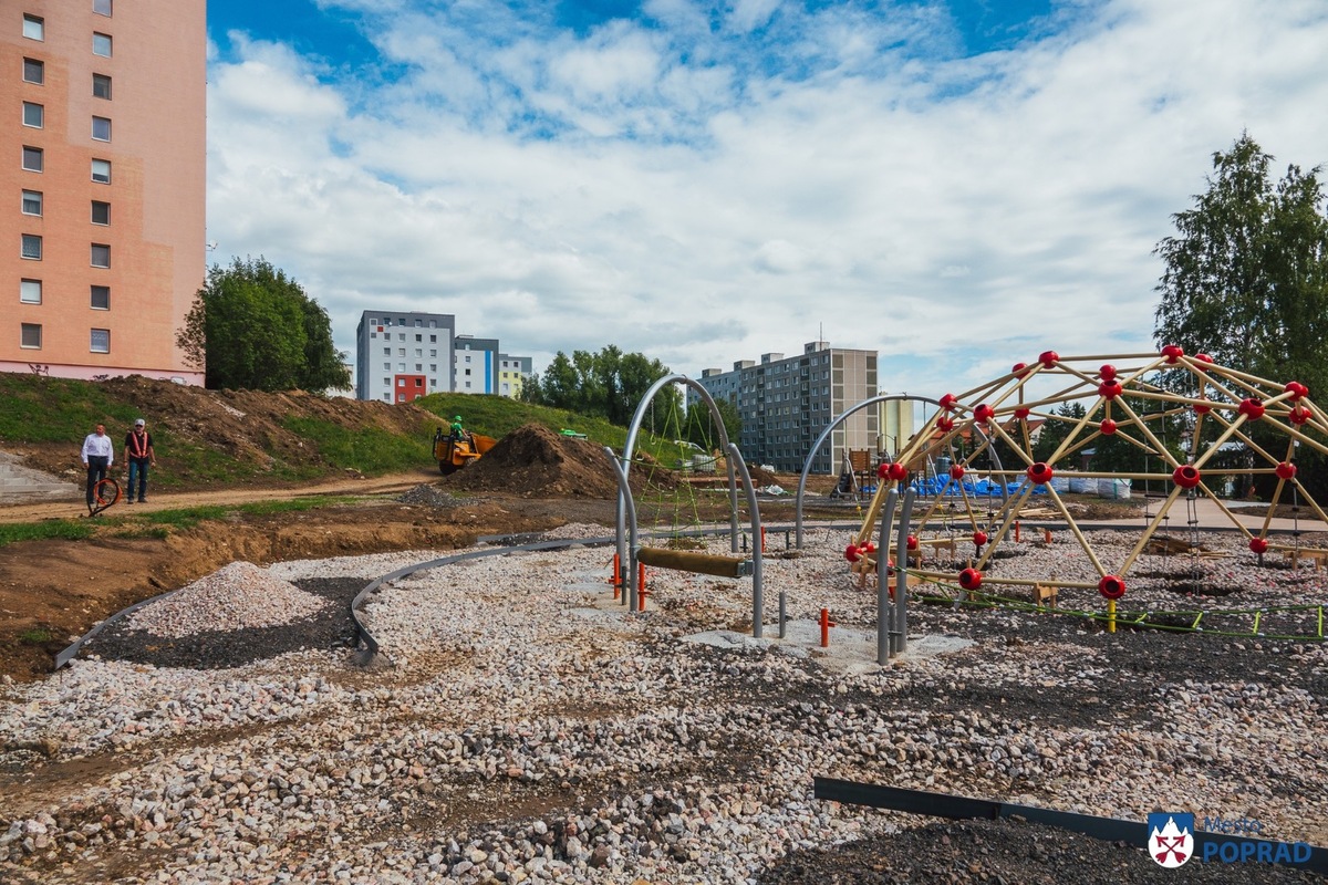 FOTO: Na novom popradskom parku sa už poctivo pracuje, foto 3