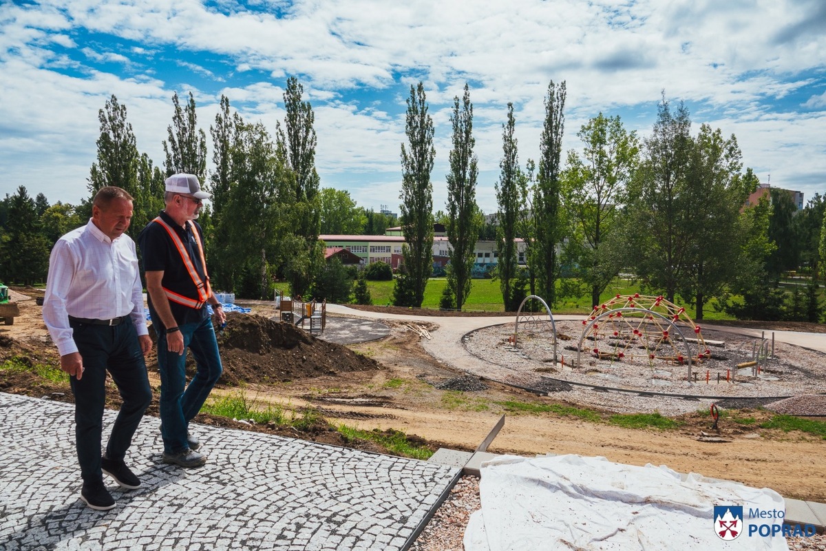 FOTO: Na novom popradskom parku sa už poctivo pracuje, foto 4