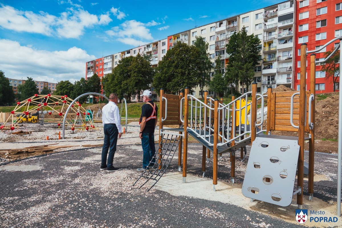 FOTO: Na novom popradskom parku sa už poctivo pracuje, foto 6