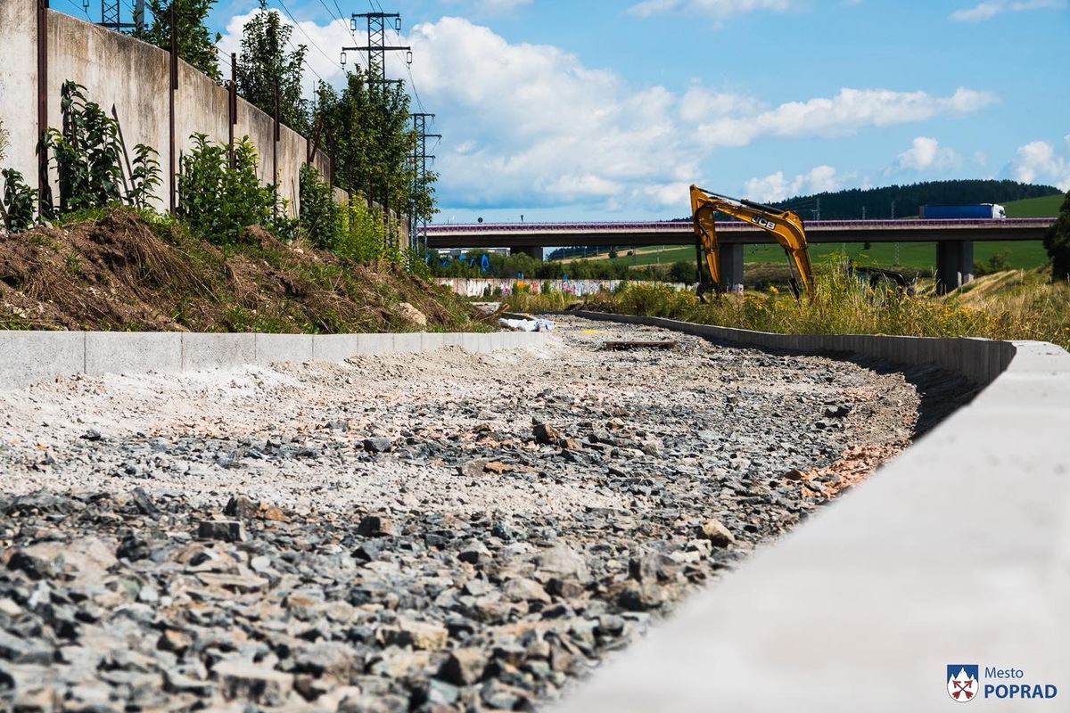 FOTO: V Poprade sa začalo s výstavbou nového cyklochodníka, foto 6