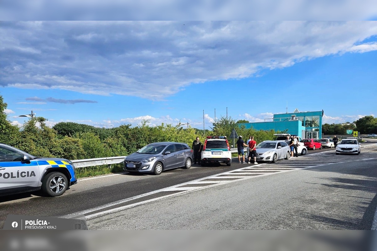 FOTO: Policajti zastavili na diaľnici podozrivého Sabinovčana, našli u neho drogy, foto 1