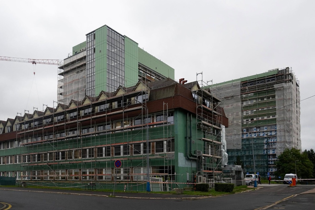 FOTO: Pozrite sa, ako v Poprade prebieha rozsiahla prestavba nemocnice, foto 1