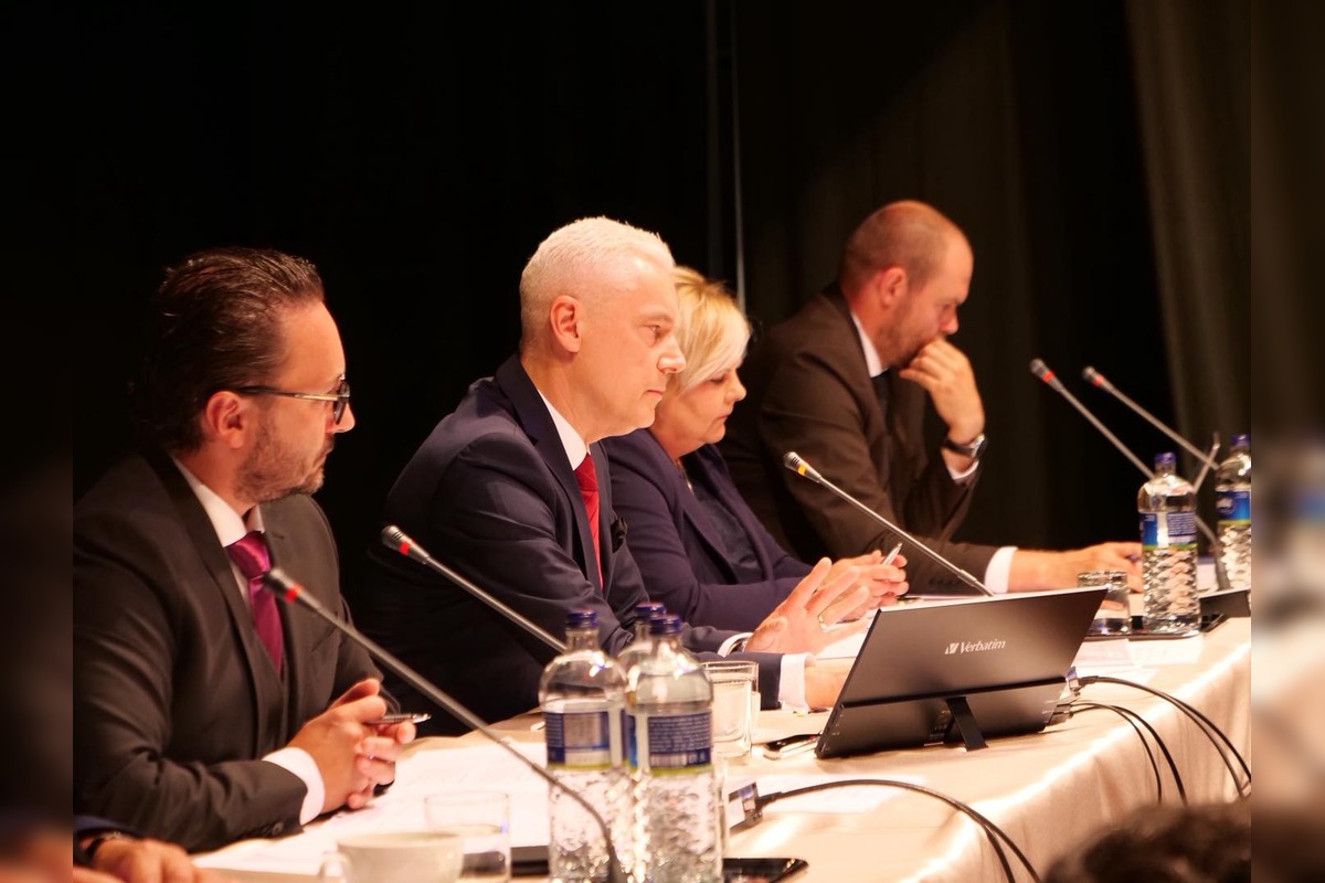 FOTO: Mestskí poslanci reagovali na spor, ktorý zasiahol celé sídlisko Juh, foto 2