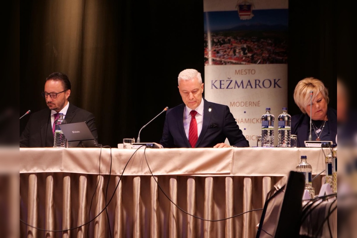 FOTO: Mestskí poslanci reagovali na spor, ktorý zasiahol celé sídlisko Juh, foto 3