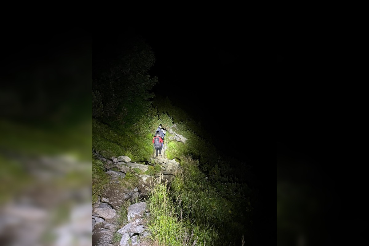 FOTO: Horskí záchranári pomáhali zablúdeným turistom vo Vysokých Tatrách, foto 1
