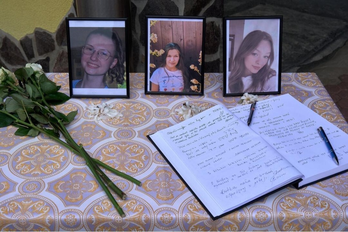 FOTO: Posledná rozlúčka s troma mladými dievčatami zo Spišského Podhradia, apríl 2024, foto 5