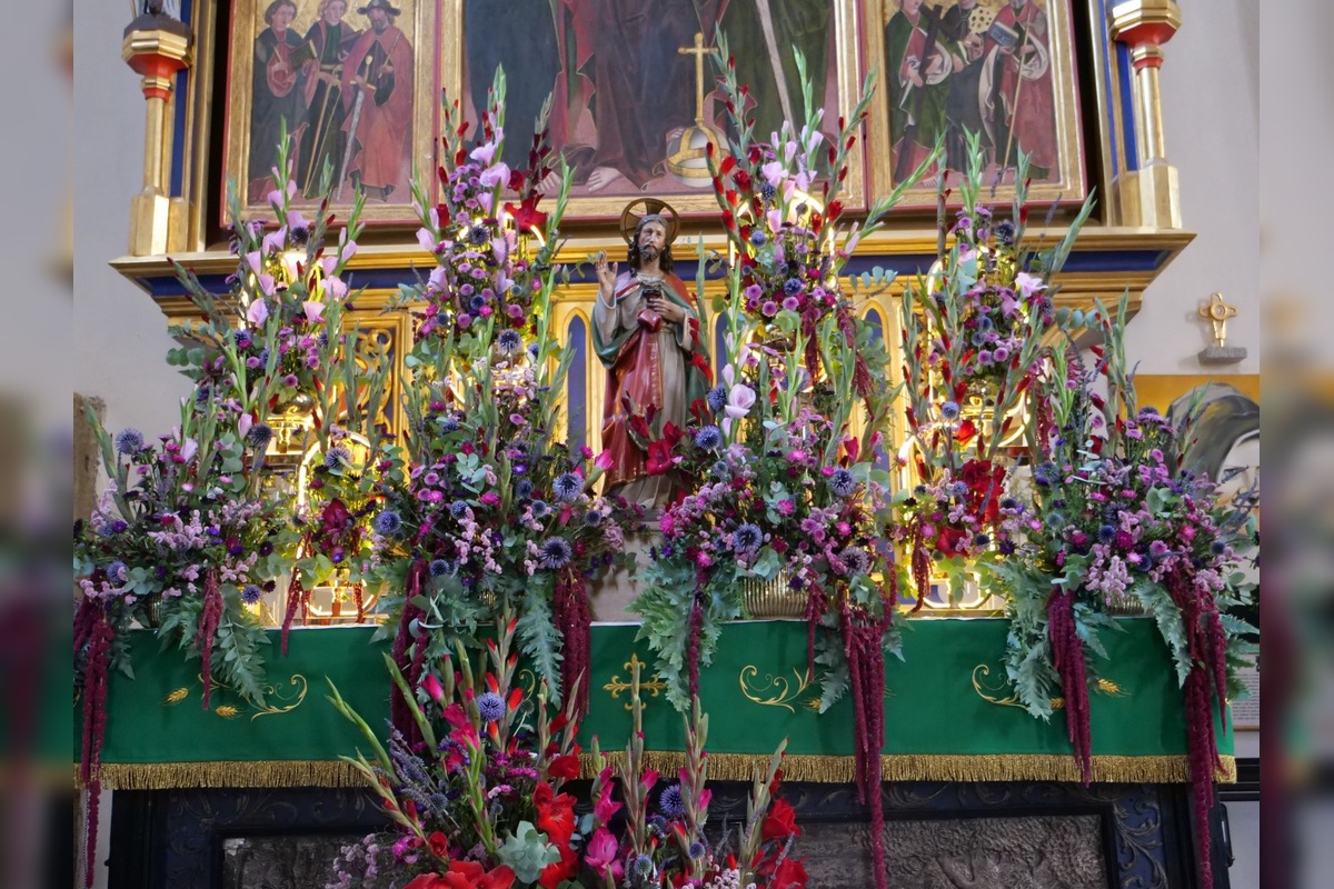 FOTO: Bazilika v Kežmarku sa zaplnila nádhernými kvetmi, foto 13