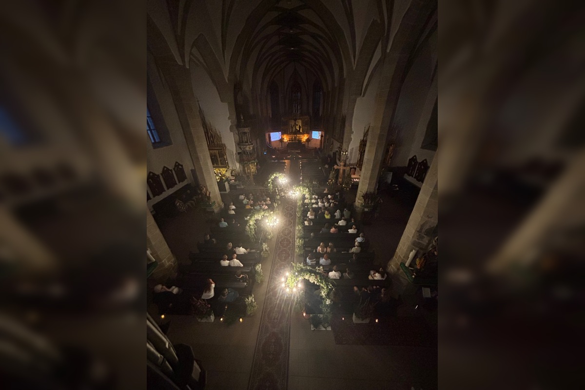 FOTO: Bazilika v Kežmarku sa zaplnila nádhernými kvetmi, foto 18