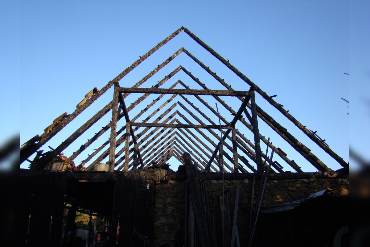 FOTO: Hasiči v Hranovnici zachránili majetok za 230-tisíc, škody sú veľké, foto 2