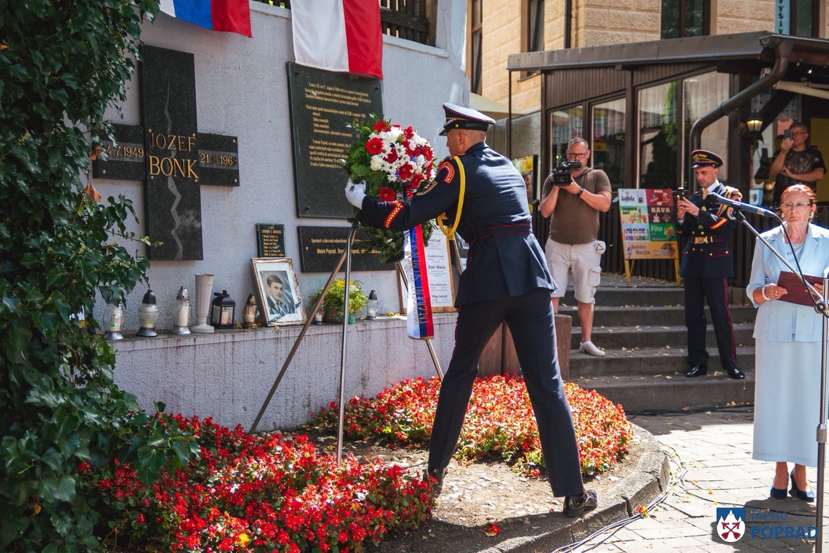 FOTO: Poprad spomínal na inváziu 1968, politici chýbali, foto 3