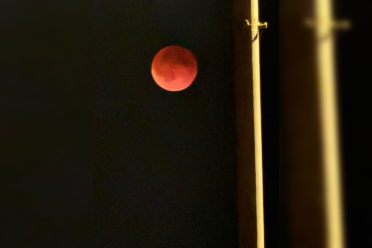 FOTO: Krvavý supermesiac zachytili aj v Prešovskom kraji, foto 11