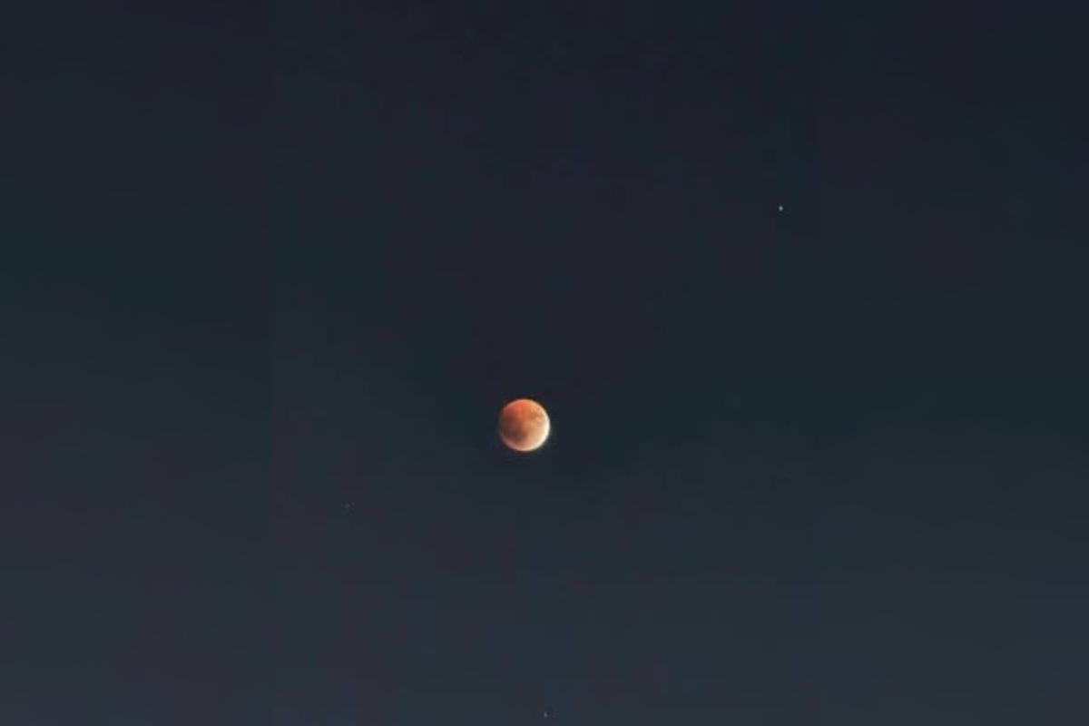 FOTO: Krvavý supermesiac zachytili aj v Prešovskom kraji, foto 12