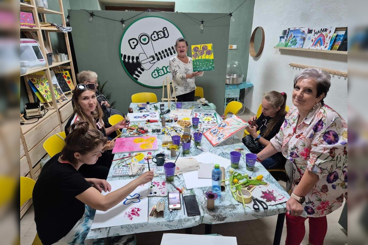 FOTO:  Na Floriánovej v Prešove sa po krátkej odmlke otvárajú dvere Charity shopu, foto 6