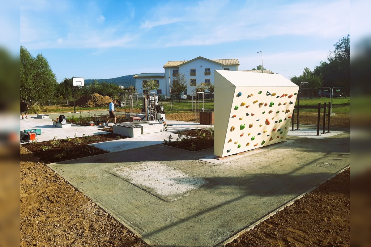 FOTO: V Humennom už rastie nový K Park, foto 1