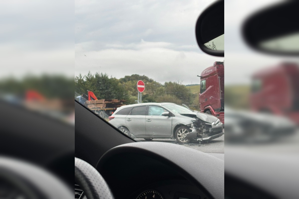 FOTO: Nehody vo Vranove nad Topľou a Lipníkoch spomaľujú dopravu, buďte opatrní, foto 1