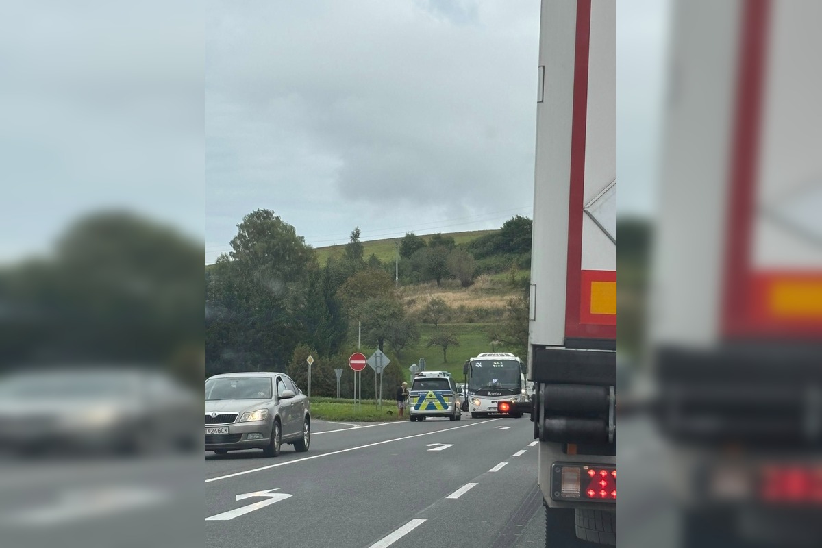 FOTO: Nehody vo Vranove nad Topľou a Lipníkoch spomaľujú dopravu, buďte opatrní, foto 2