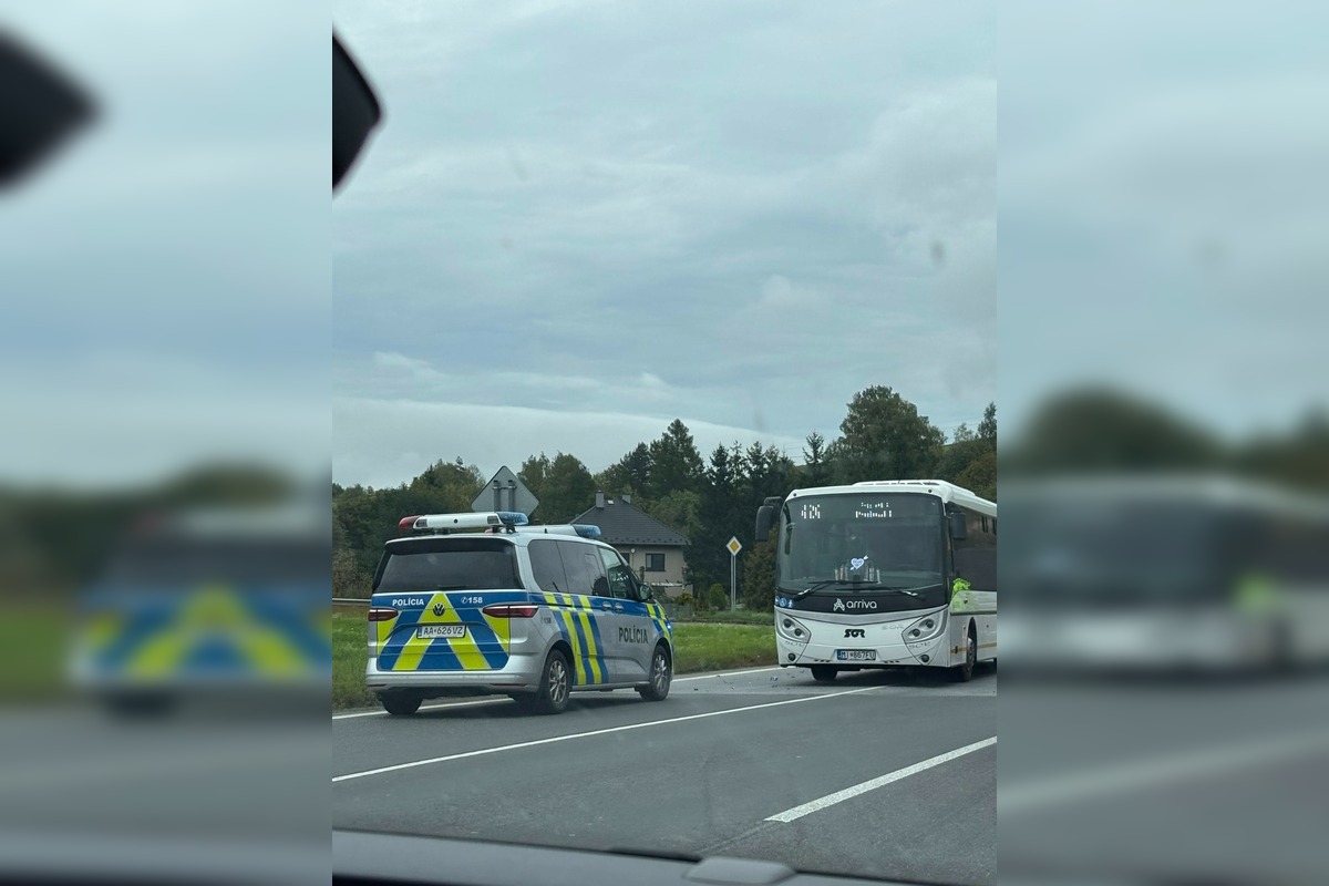 FOTO: Nehody vo Vranove nad Topľou a Lipníkoch spomaľujú dopravu, buďte opatrní, foto 3