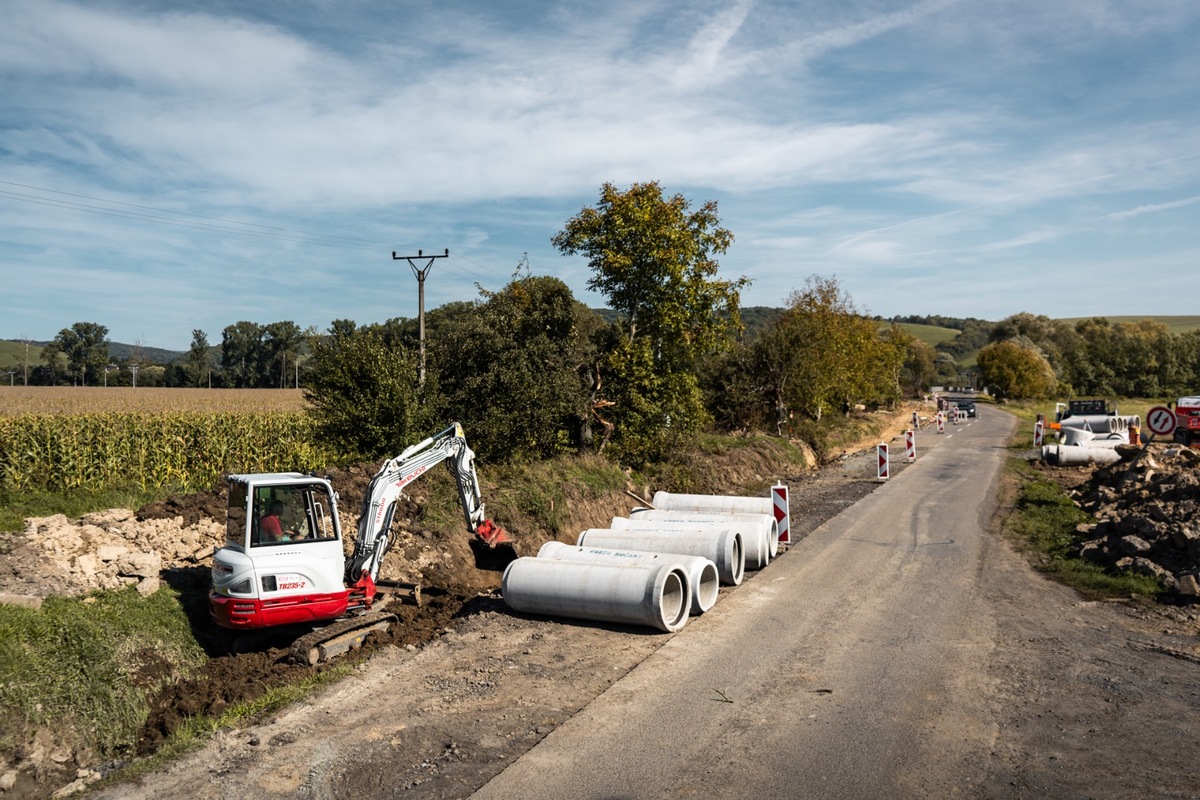 FOTO: Za obcou Soľ prebieha rekonštrukcia cesty, foto 2