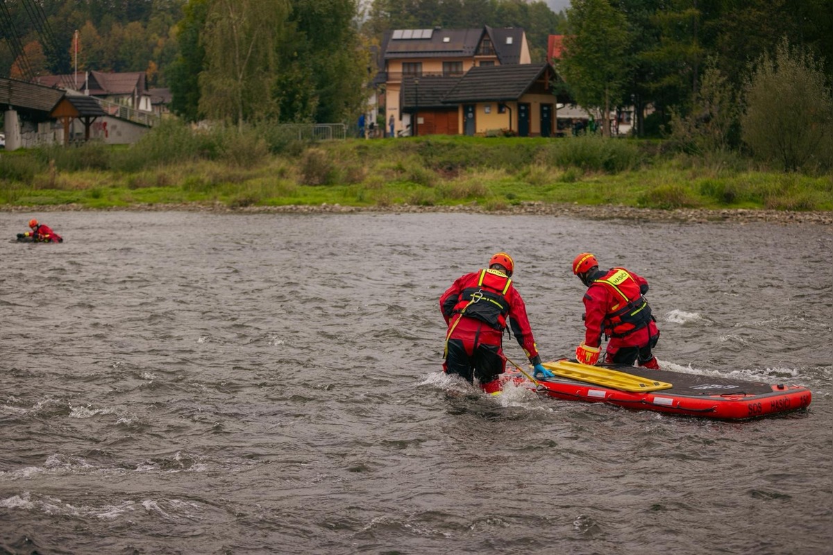 VIDEO: Na Dunajci trénovali Slováci aj Poliaci: zásah pri prevrátenej plti, foto 7