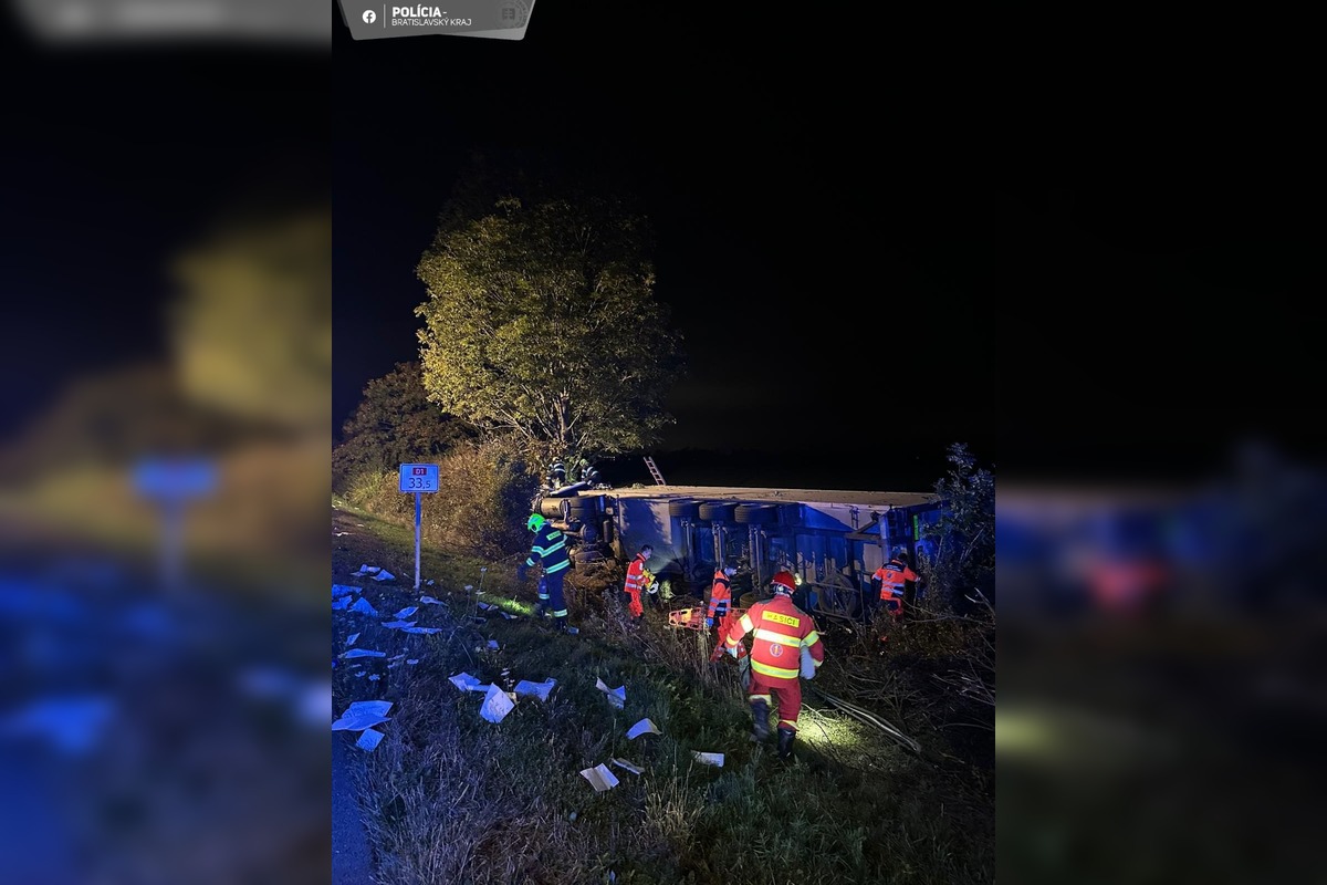 FOTO: Nehoda kamiónu a dodávky Demokratov, foto 3