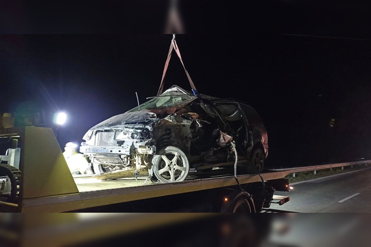 FOTO: Zrážka auta a traktora pri Vlkovej, hlásili sedem zranených, foto 1