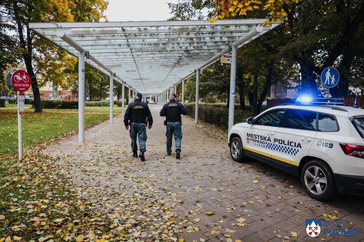 FOTO: V staničnom parku je konečne pokoj, polícia tam hliadkuje denne, foto 5