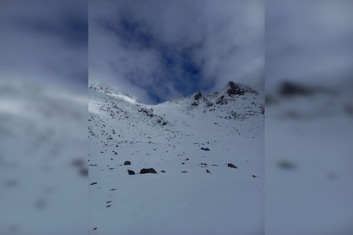 FOTO: Horskí záchranári varujú turistov pred snehom a ľadom vo Vysokých Tatrách, foto 2