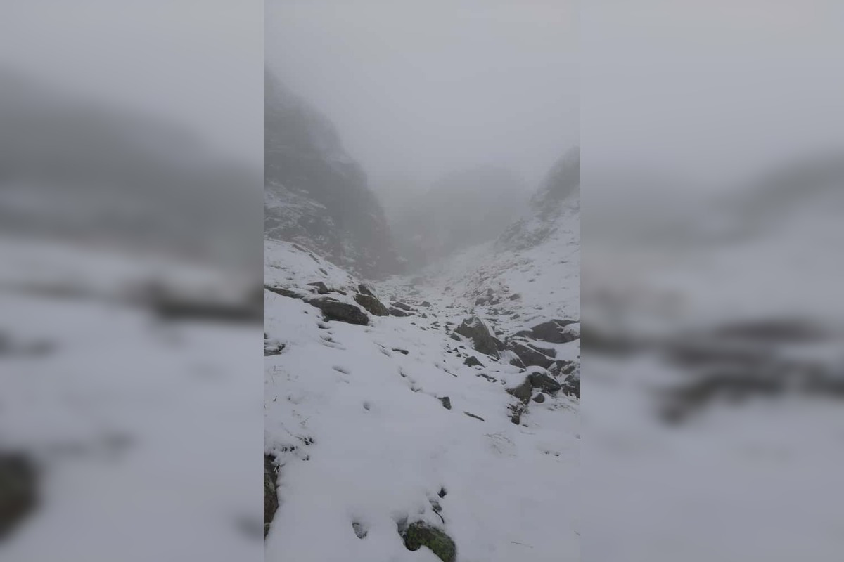 FOTO: Horskí záchranári varujú turistov pred snehom a ľadom vo Vysokých Tatrách, foto 3