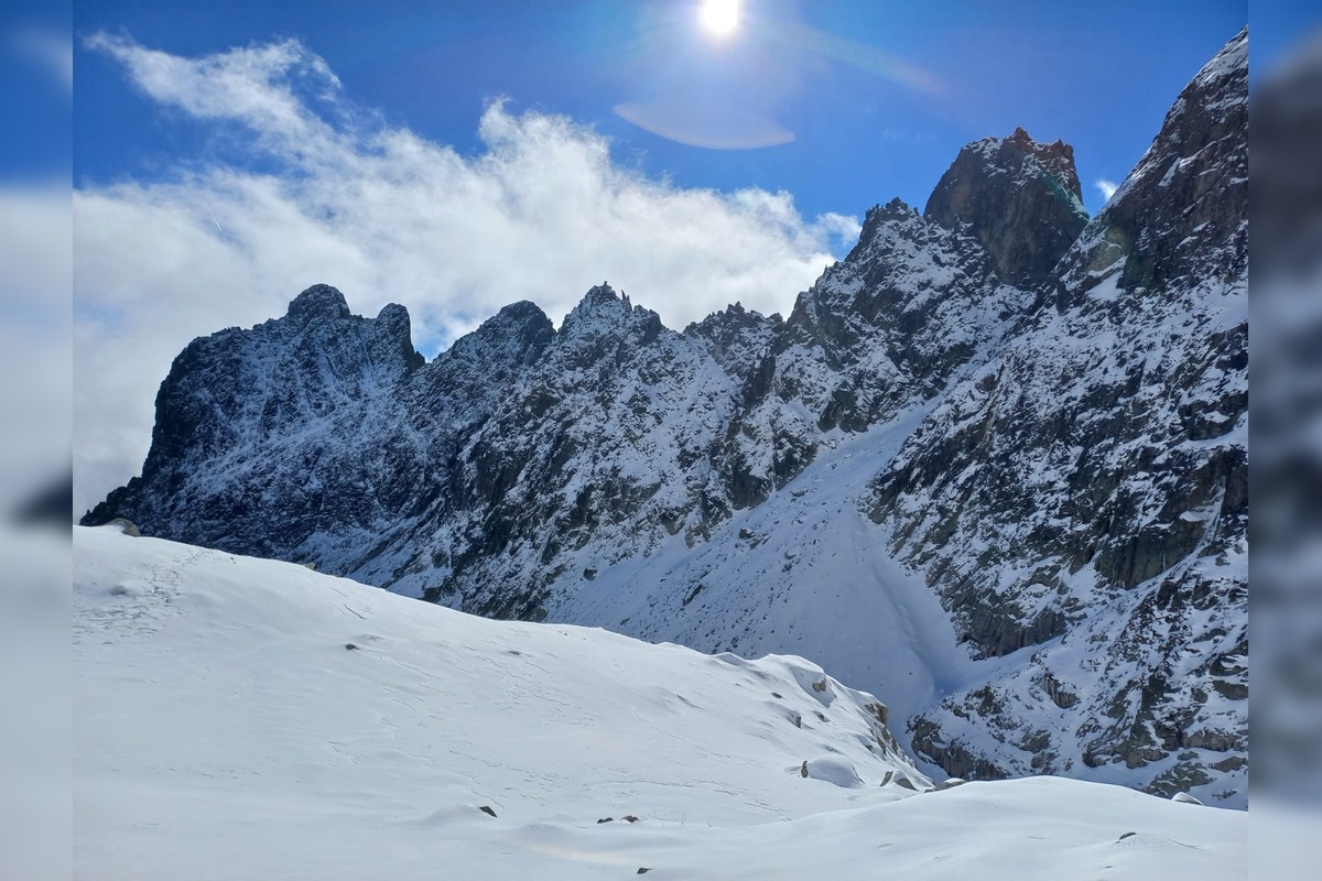 FOTO: Horskí záchranári varujú turistov pred snehom a ľadom vo Vysokých Tatrách, foto 4
