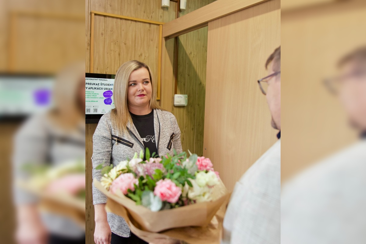 FOTO: Prešovčanka pomohla mladej mamičke priviesť na svet zdravé dievčatko, foto 2