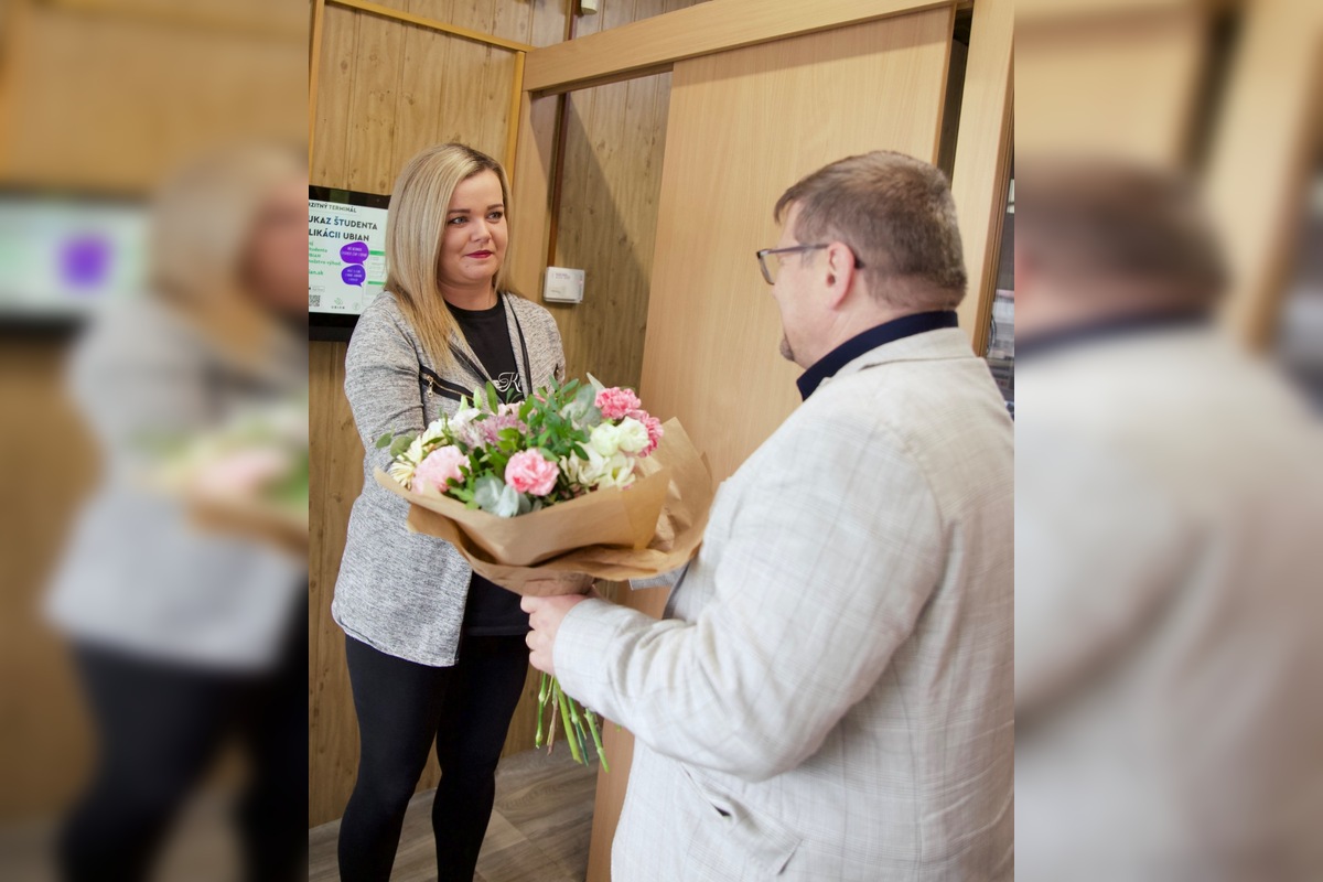 FOTO: Prešovčanka pomohla mladej mamičke priviesť na svet zdravé dievčatko, foto 3