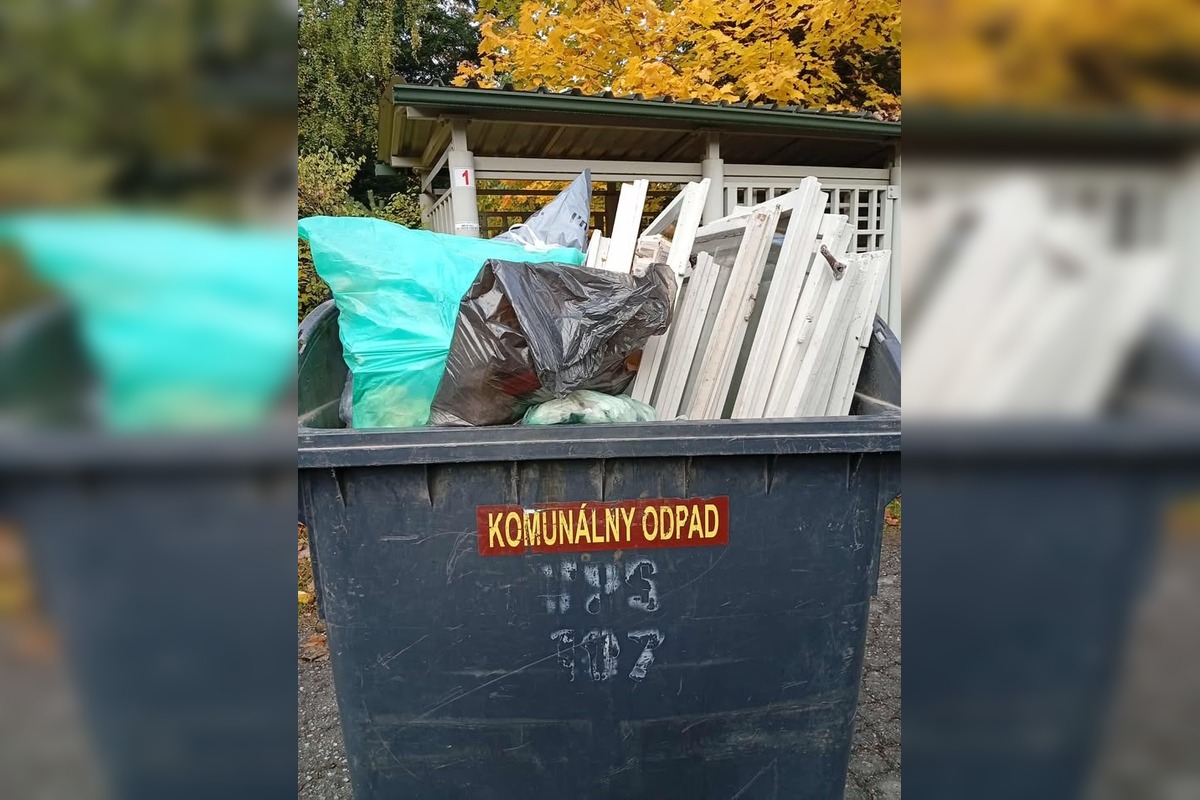 FOTO: Aktivisti bijú na poplach. Tatry zaplavil odpad, mesto vraj šetrí na vývoze, foto 4