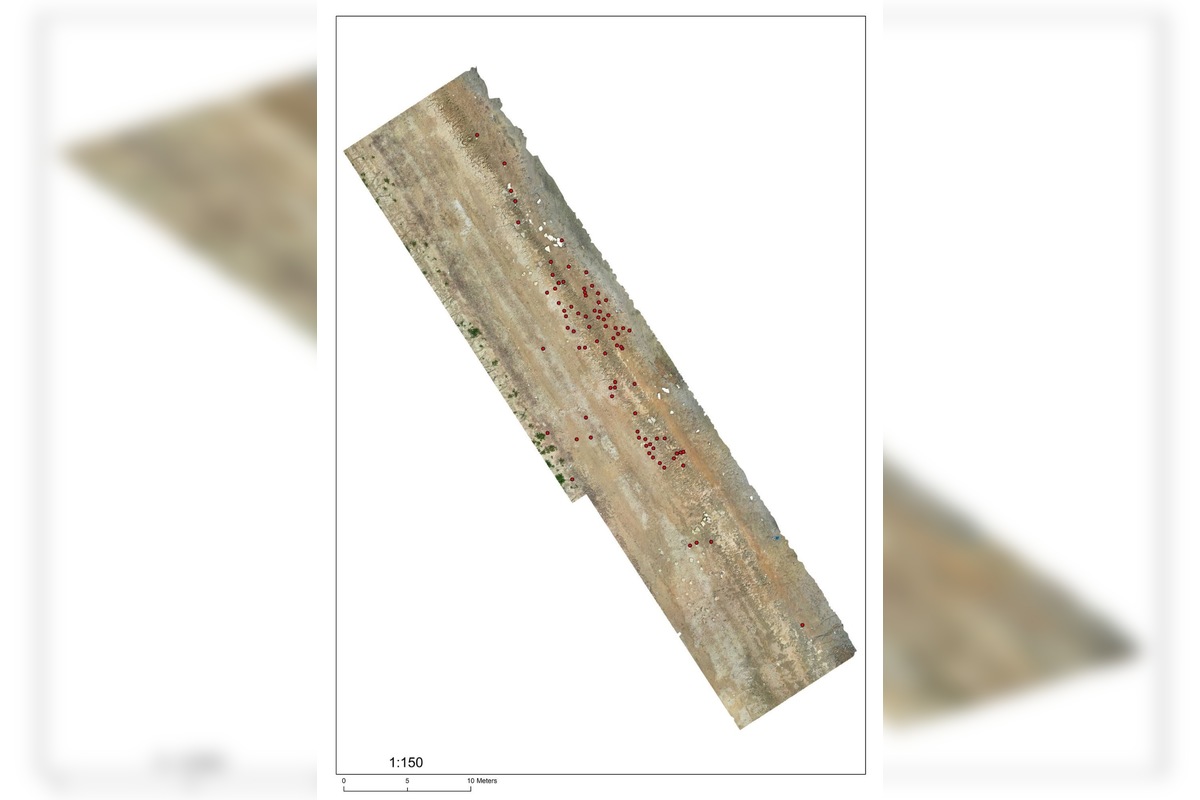 FOTO: Nízka hladina vody na Domaši odhalila urnové pohrebisko., foto 2