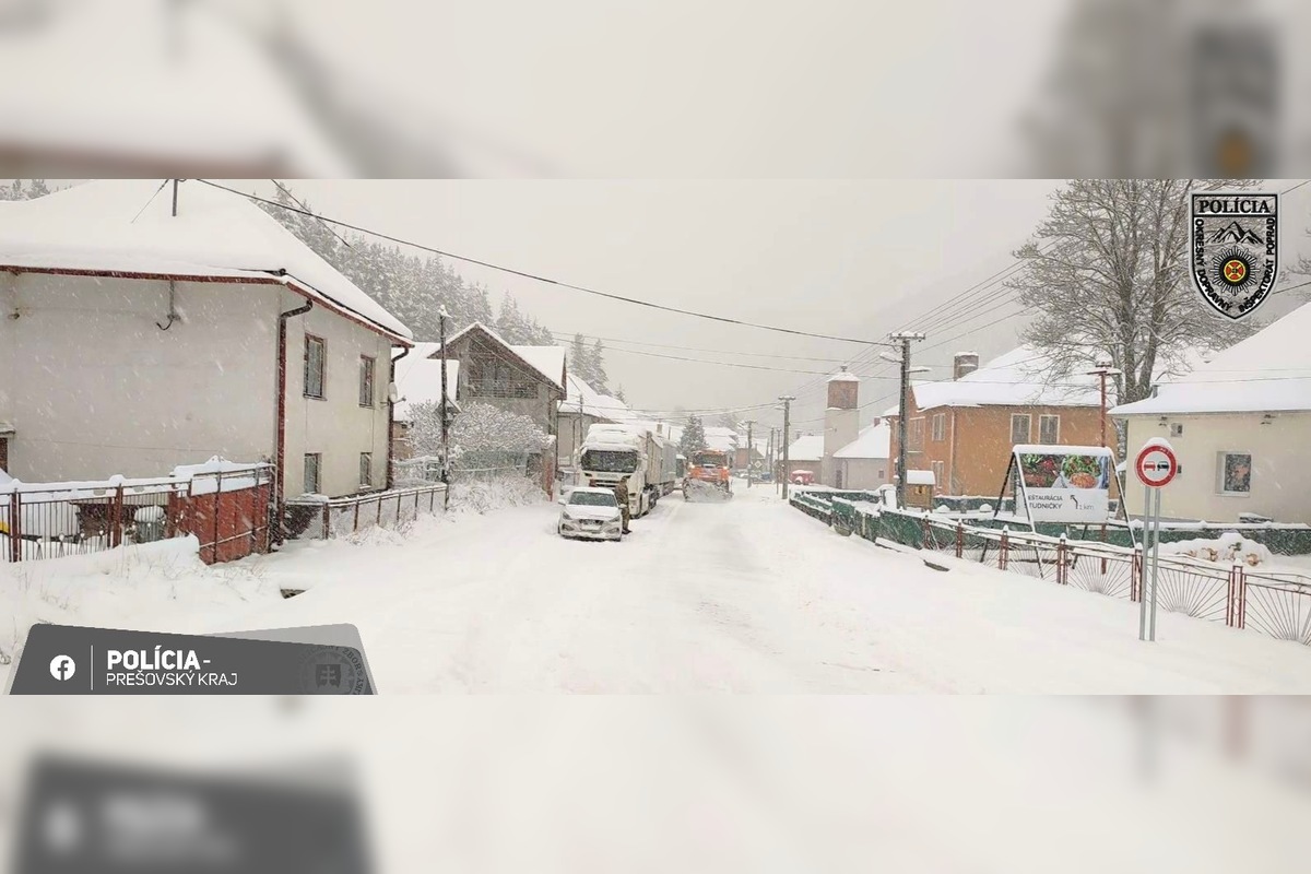 FOTO: Pre sneh sú viaceré horské priechody v Prešovskom kraji neprejazdné, foto 1