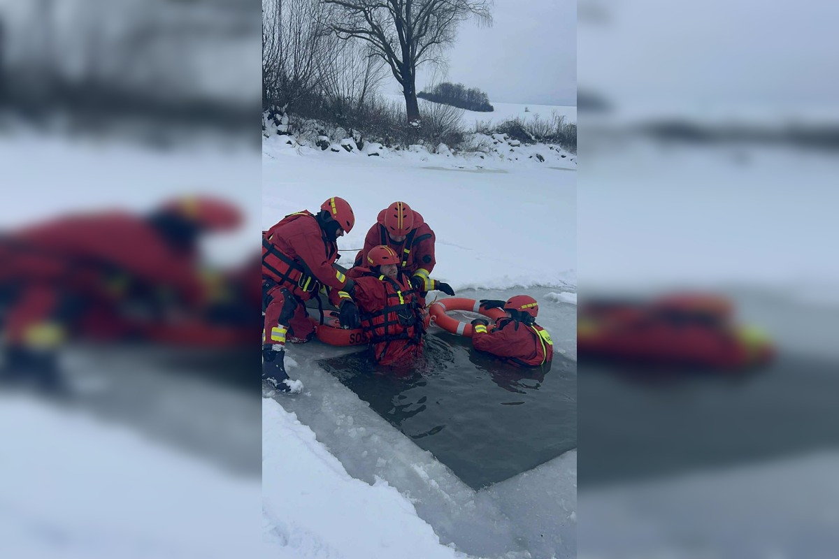 FOTO: Dráma na ľade, hasiči simulovali záchranu na Domaši, foto 7