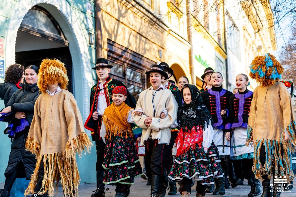 FOTO: Fašiangy v Prešove 2026. Sprievod, folklór a pochovávanie basy, foto 2