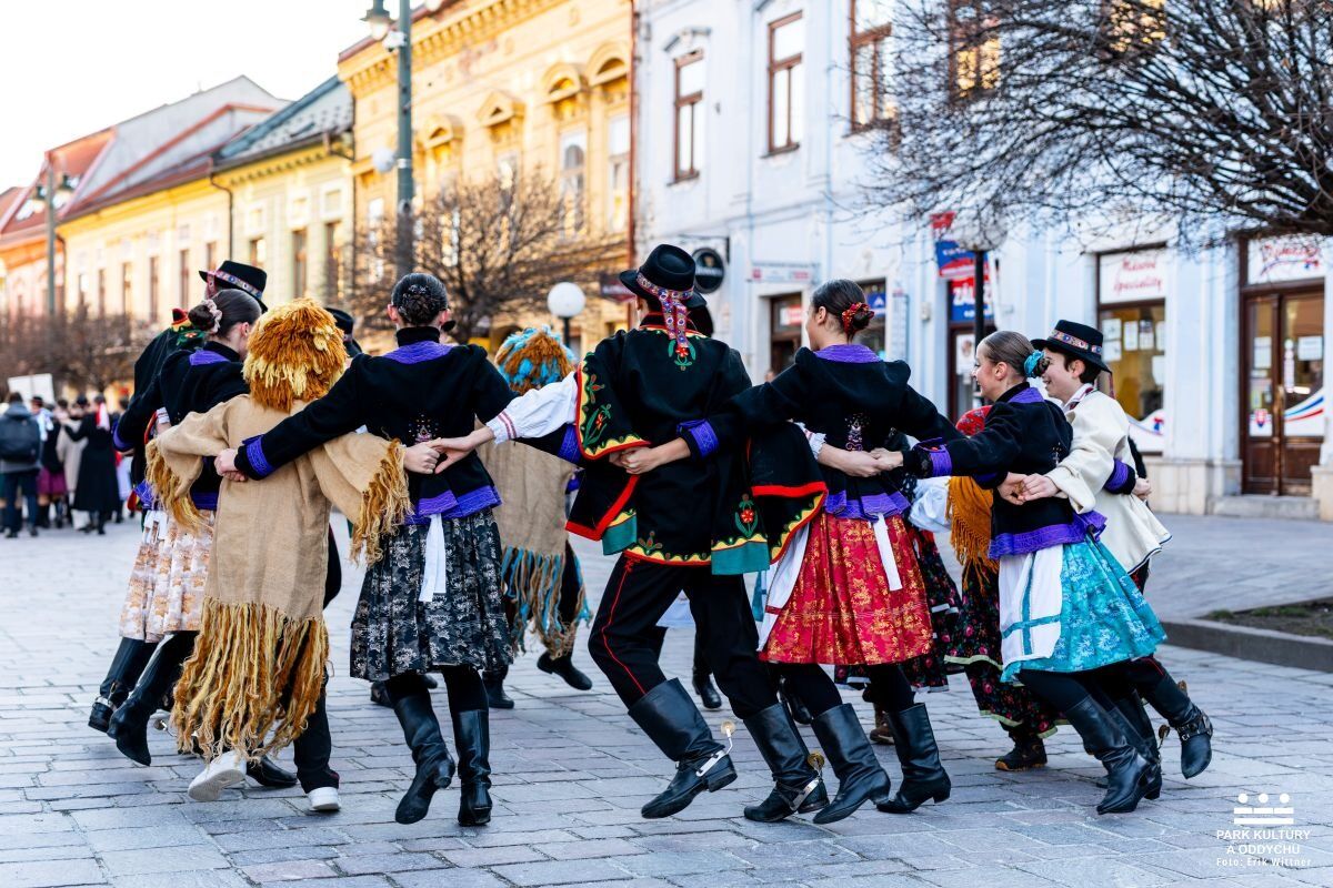 FOTO: Fašiangy v Prešove 2026. Sprievod, folklór a pochovávanie basy, foto 5