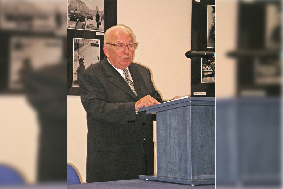 FOTO: Zomrel významný pedagóg a odborník Michal Danilák, foto 5