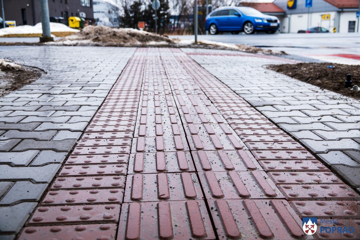 FOTO: Nový chodník na Bajkalskej má zvýšiť bezpečnosť chodcov, foto 3