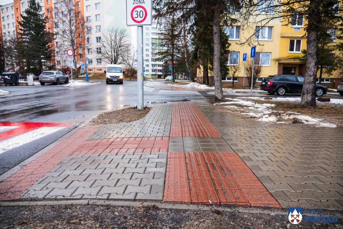 FOTO: Nový chodník na Bajkalskej má zvýšiť bezpečnosť chodcov, foto 7