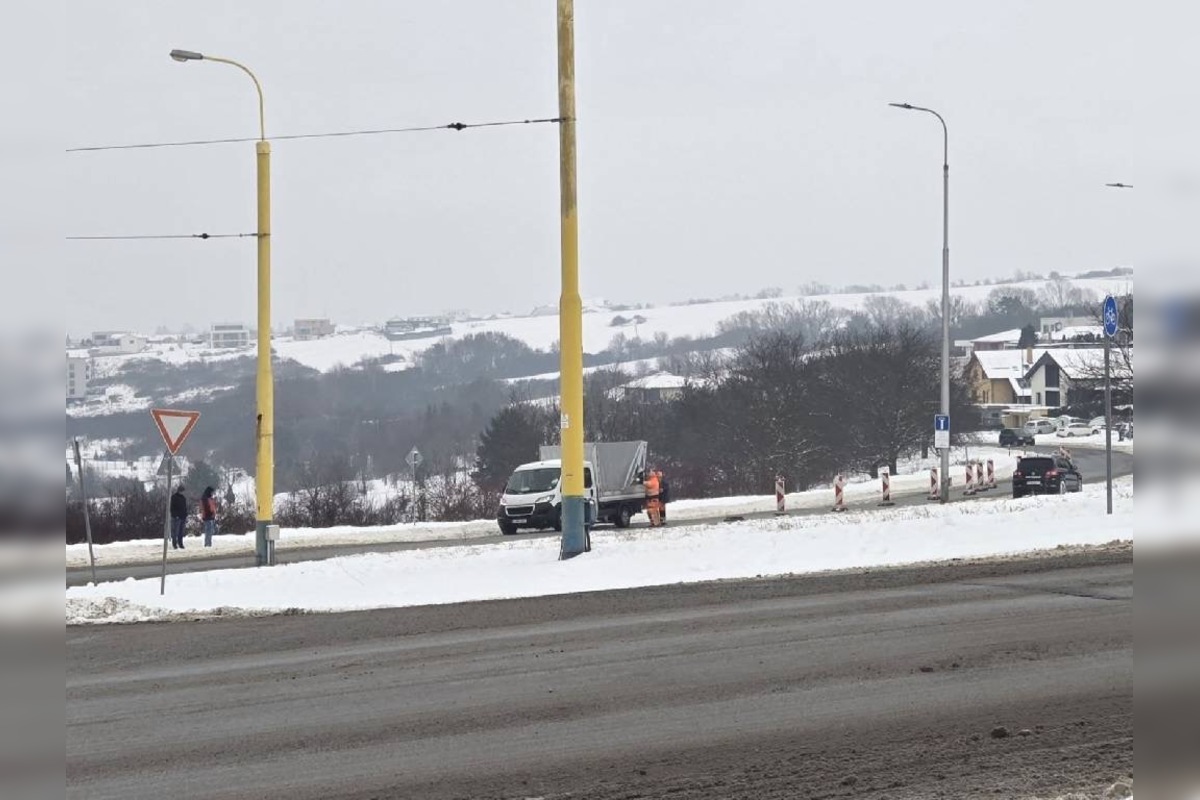 FOTO: Na sídlisku v Prešove sa zosúva svah, foto 3