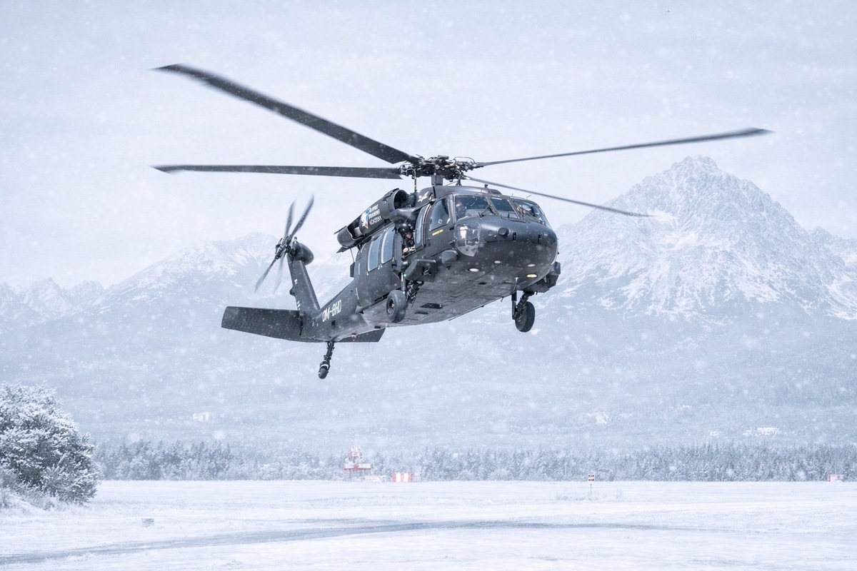 FOTO: Obyvatelia pod Tatrami si na oblohe všímajú Black Hawky, foto 2