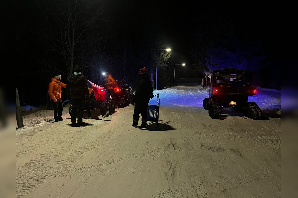 FOTO: Zásah horských záchranárov pod Hrebienkom po zranení po sánkovačke, foto 1