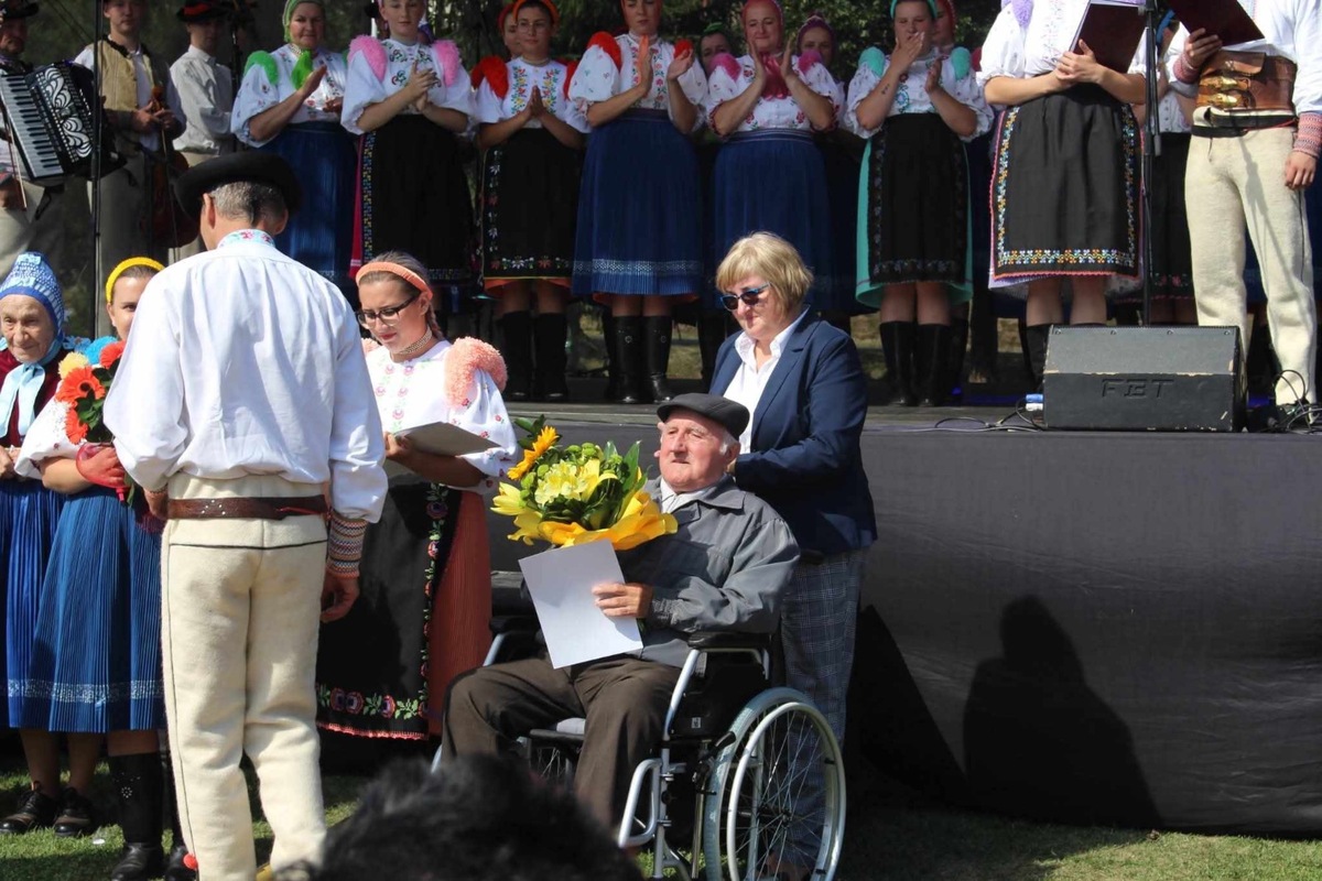 FOTO: Folklórny súbor spod Tatier sa lúči s nezabudnuteľným Jozefom Dunajom, foto 1