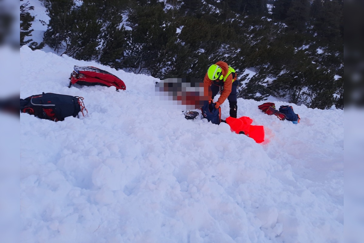 FOTO: Ďalší tragický pád lavíny vo Vysokých Tatrách. O život prišli dvaja turisti, foto 3
