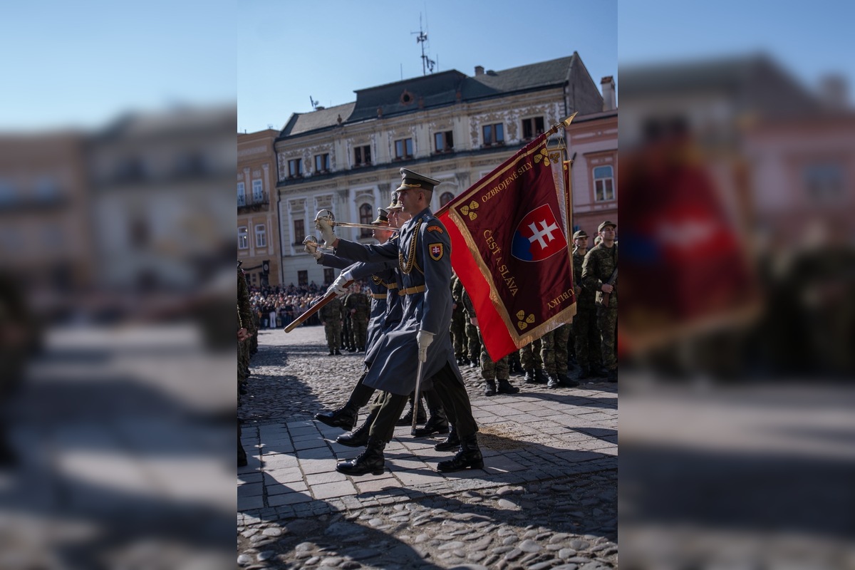 FOTO: Na Hlavnej v Prešove vojaci zložili prísahu, foto 1