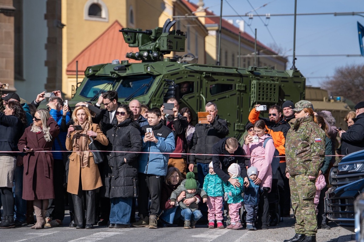FOTO: Na Hlavnej v Prešove vojaci zložili prísahu, foto 5