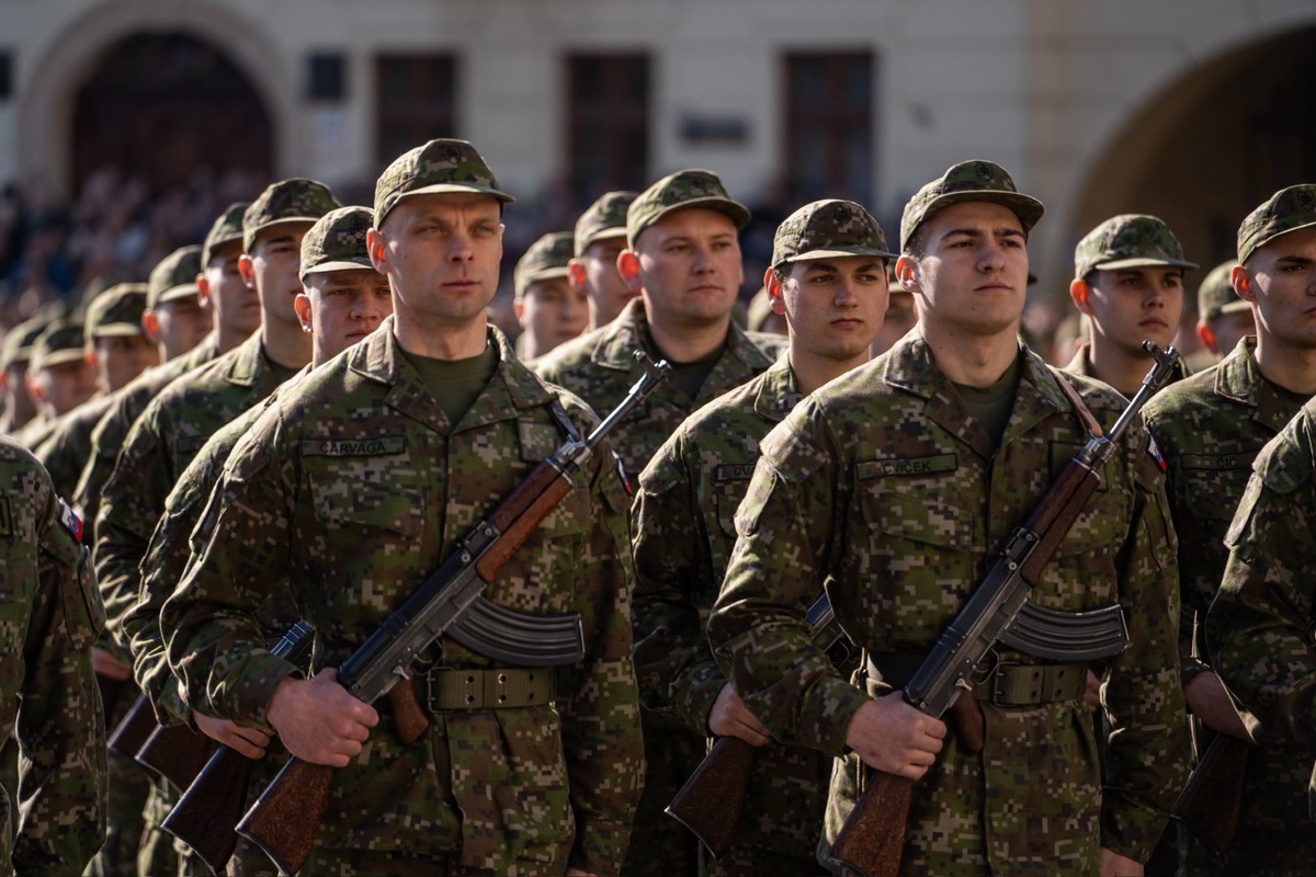 FOTO: Na Hlavnej v Prešove vojaci zložili prísahu, foto 6